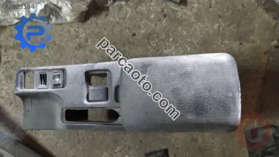 mitsubishi carisma çıkma orta konsol