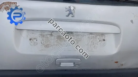 Partner Berlingo bagaj kapak çıtası çıkma