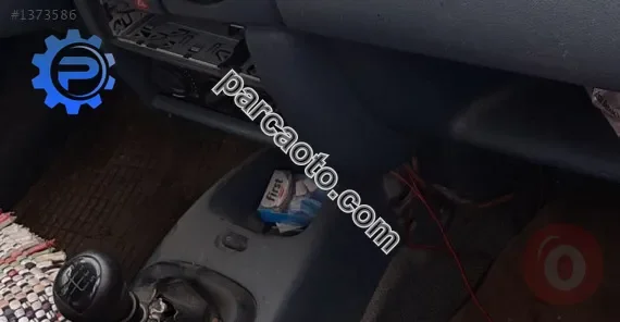 renault kangoo çıkma orta konsol