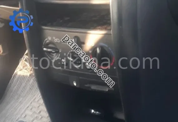 2009 peugeot 207 1.4 benzinli çıkma klima kontrol paneli