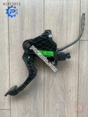 Çıkma Debriyaj Pedalı BSE Motor VW Jetta Golf 1K1721059
