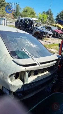 2001 2003 model renault laguna 1 çıkma dolu bagaj kapağı