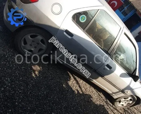 1998 peugeot 306 1.8 otomatik çıkma sağ yan panel