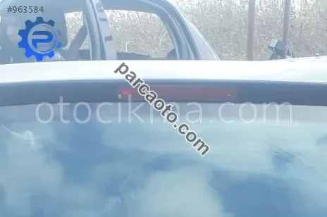 peugeot 207 1.4 benzinli çıkma bagaj stop lambası