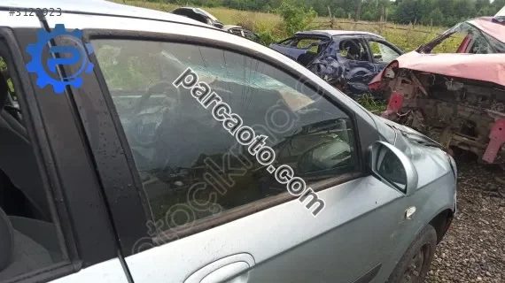 Hyundai Getz sağ ön kapı camı çıkma