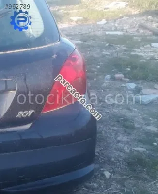 2009 peugeot 207 1.4 benzinli orjinal sağ stop lambası